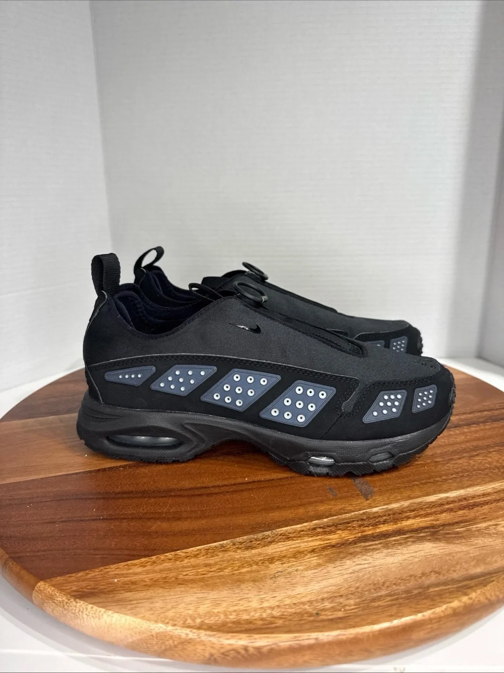 Nike sleek slip